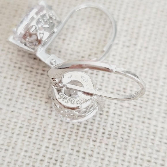 Stauer stunning sterling silver moissanite earrings - Picture 4 of 8